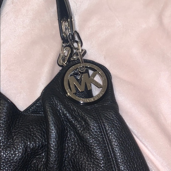 Micheal Kors purse - Picture 2 of 4